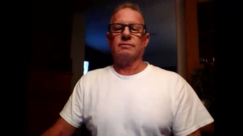 Snapshot of robo0000 chatting on 11-18-25, 01:22 robo0000 online show from 11-18-25, 01:22