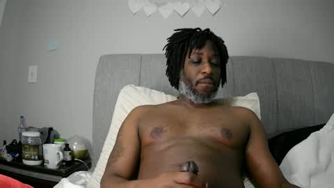 Snapshot of robo_cox chatting on 12-10-24, 05:55 BBC America online show from 12-10-24, 05:55