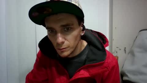 Snapshot of robwit8 chatting on 12-28-24, 07:33 Rob witha 8 online show from 12-28-24, 07:33