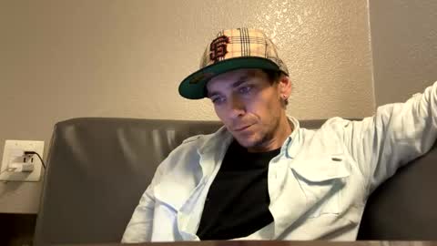 Snapshot of robwit8 chatting on 10-08-25, 04:59 Rob witha 8 online show from 10-08-25, 04:59