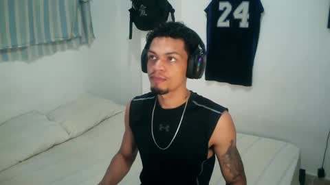 Rocco online show from 11-05-25, 01:22