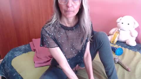 Snapshot of rochelle_xxx chatting on 03-10-26, 01:49 Rochelle online show from 03-10-26, 01:49