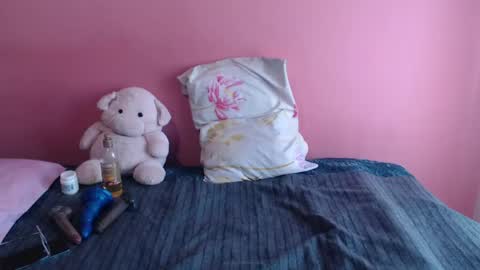 Snapshot of rochelle_xxx chatting on 04-22-26, 03:13 Rochelle online show from 04-22-26, 03:13