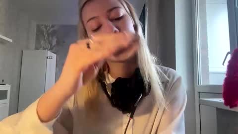 Snapshot of rochellehouis chatting on 02-11-26, 11:26 Anny online show from 02-11-26, 11:26