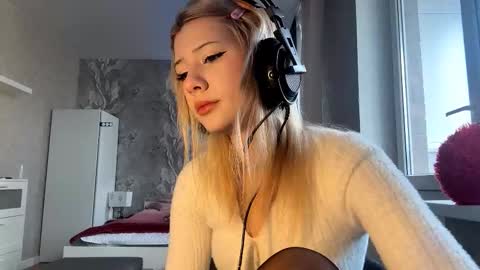 Snapshot of rochellehouis chatting on 02-13-26, 11:06 Anny online show from 02-13-26, 11:06