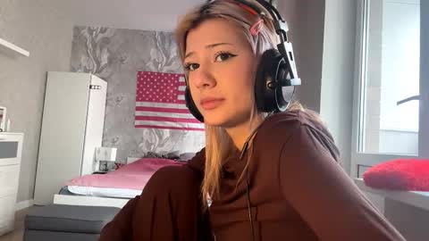 Snapshot of rochellehouis chatting on 02-16-26, 11:17 Anny online show from 02-16-26, 11:17