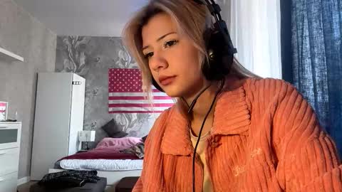 Snapshot of rochellehouis chatting on 02-21-26, 10:05 Anny online show from 02-21-26, 10:05