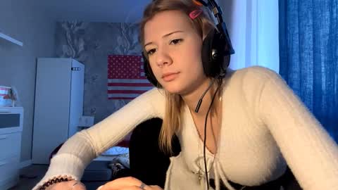 Snapshot of rochellehouis chatting on 02-27-26, 11:10 Anny online show from 02-27-26, 11:10