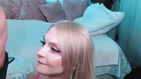 Lina and Den online show from 11-06-25, 09:10