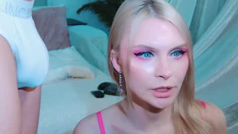 Lina and Den online show from 04-18-26, 11:25