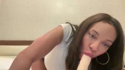 rockybee1 online show from 11-25-25, 11:05