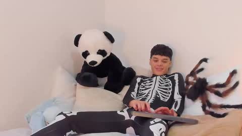 RockyWood20CM online show from 10-10-25, 10:42