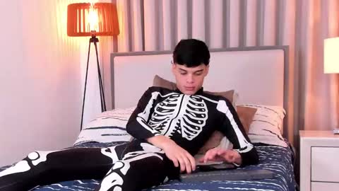 RockyWood20CM online show from 10-31-25, 03:35