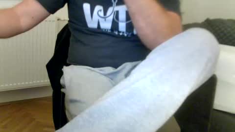 rocomale online show from 10-30-25, 11:16