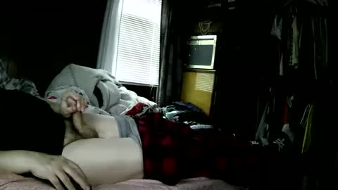 Snapshot of roddy69er chatting on 05-14-26, 02:46 roddy69er online show from 05-14-26, 02:46