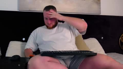 Roddy online show from 11-28-25, 01:03