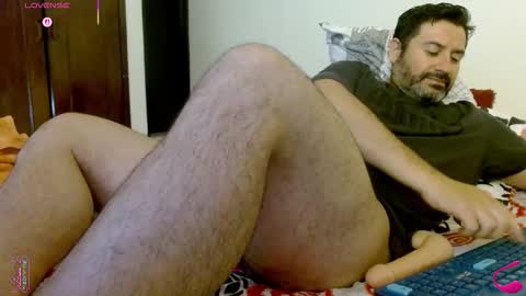 Snapshot of rodher81 chatting on 06-09-26, 11:27 Rod online show from 06-09-26, 11:27