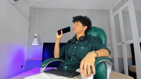 Snapshot of rodney_styles chatting on 02-03-25, 03:31 Rodney Styles online show from 02-03-25, 03:31