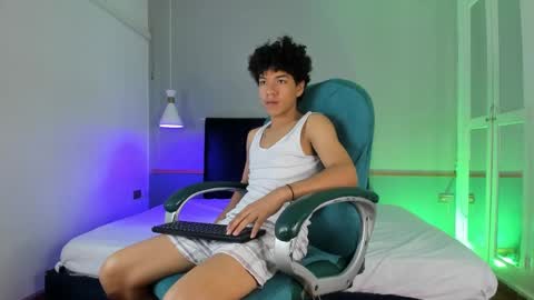 Snapshot of rodney_styles chatting on 03-08-25, 06:54 Rodney Styles online show from 03-08-25, 06:54