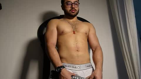 Snapshot of roger_belmont chatting on 09-23-25, 03:09 Roger Belmont online show from 09-23-25, 03:09