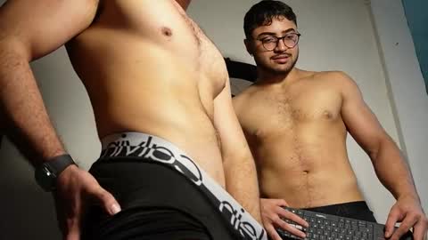 Snapshot of roger_belmont chatting on 10-05-25, 05:50 Roger Belmont online show from 10-05-25, 05:50