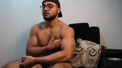 Snapshot of roger_belmont chatting on 10-30-25, 05:09 Roger Belmont online show from 10-30-25, 05:09