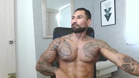 Snapshot of rogers_p chatting on 11-11-25, 02:50 Rogers online show from 11-11-25, 02:50