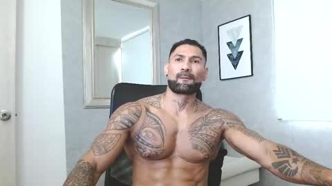 Snapshot of rogers_p chatting on 11-27-25, 03:03 Rogers online show from 11-27-25, 03:03