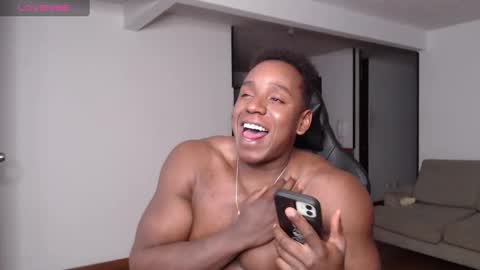 Snapshot of rogger_physique chatting on 01-23-25, 03:05 Rogger online show from 01-23-25, 03:05