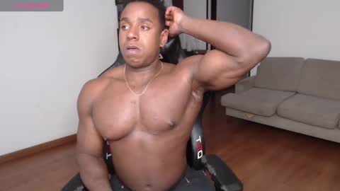 Snapshot of rogger_physique chatting on 02-28-25, 02:53 Rogger online show from 02-28-25, 02:53