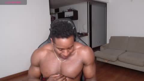 Snapshot of rogger_physique chatting on 02-28-25, 05:59 Rogger online show from 02-28-25, 05:59