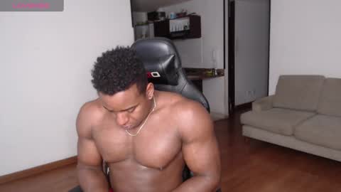 Snapshot of rogger_physique chatting on 03-04-25, 05:42 Rogger online show from 03-04-25, 05:42