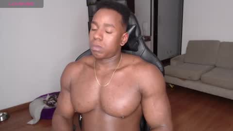 Snapshot of rogger_physique chatting on 03-05-25, 04:34 Rogger online show from 03-05-25, 04:34