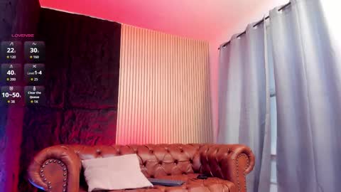 Snapshot of rogger_physique chatting on 11-11-25, 11:49 Rogger online show from 11-11-25, 11:49