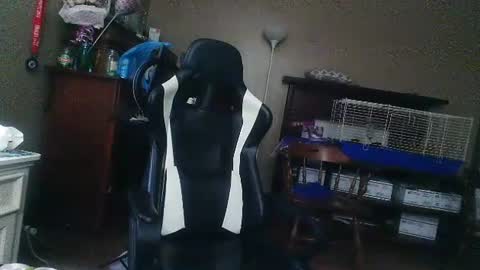 Snapshot of roisierios chatting on 01-31-25, 01:45 Rosie Rios online show from 01-31-25, 01:45