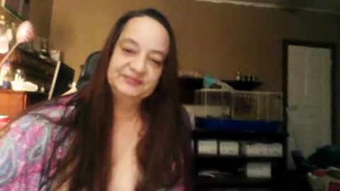 Snapshot of roisierios chatting on 02-17-25, 01:04 Rosie Rios online show from 02-17-25, 01:04