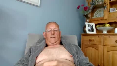 Snapshot of rokard121 chatting on 05-05-26, 07:16 rokard121 online show from 05-05-26, 07:16