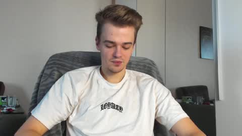 taylor fox online show from 12-17-24, 01:38