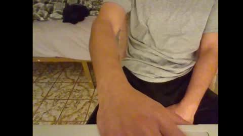 Snapshot of roland1429 chatting on 02-04-26, 04:07 roland1429 online show from 02-04-26, 04:07