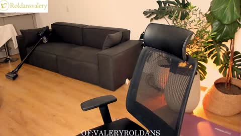 Valery Roldans online show from 02-06-25, 06:51