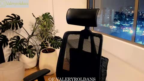 Valery Roldans online show from 02-20-25, 01:36