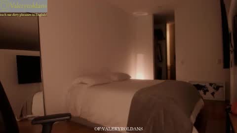 Valery Roldans online show from 03-08-26, 01:14