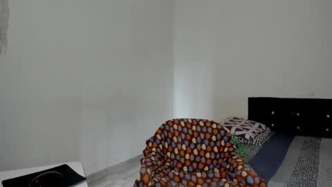 Snapshot of rolling_05 chatting on 12-02-25, 08:37 rolling_05 online show from 12-02-25, 08:37