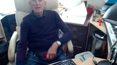 Snapshot of rolydawe chatting on 09-11-25, 03:23 rolydawe online show from 09-11-25, 03:23