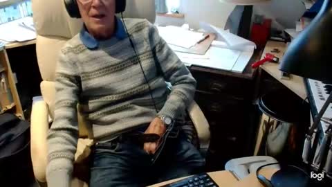 Snapshot of rolydawe chatting on 10-03-25, 10:56 rolydawe online show from 10-03-25, 10:56