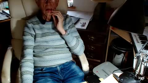 Snapshot of rolydawe chatting on 10-17-25, 10:07 rolydawe online show from 10-17-25, 10:07