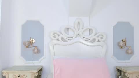 Snapshot of roma_love_ chatting on 11-15-25, 12:13 online show from 11-15-25, 12:13