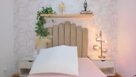 Snapshot of roma_love_ chatting on 11-26-25, 12:28 online show from 11-26-25, 12:28