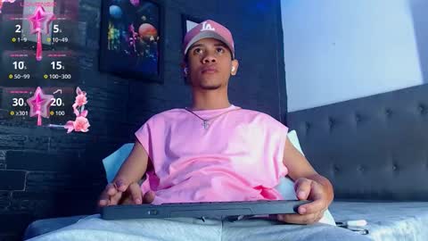 Snapshot of romancartier_ chatting on 10-18-25, 10:38 Roman Cartier online show from 10-18-25, 10:38