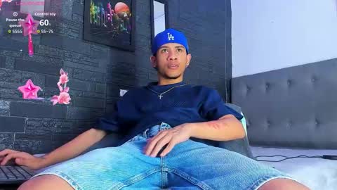 Snapshot of romancartier_ chatting on 10-30-25, 06:37 Roman Cartier online show from 10-30-25, 06:37